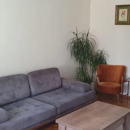 Silent House Next To Acibadem Hospital *